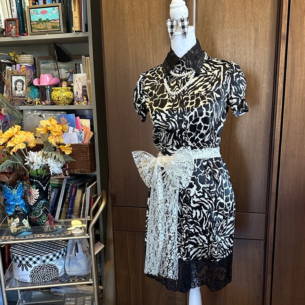 Elegant Black and White Lace Mini Dress